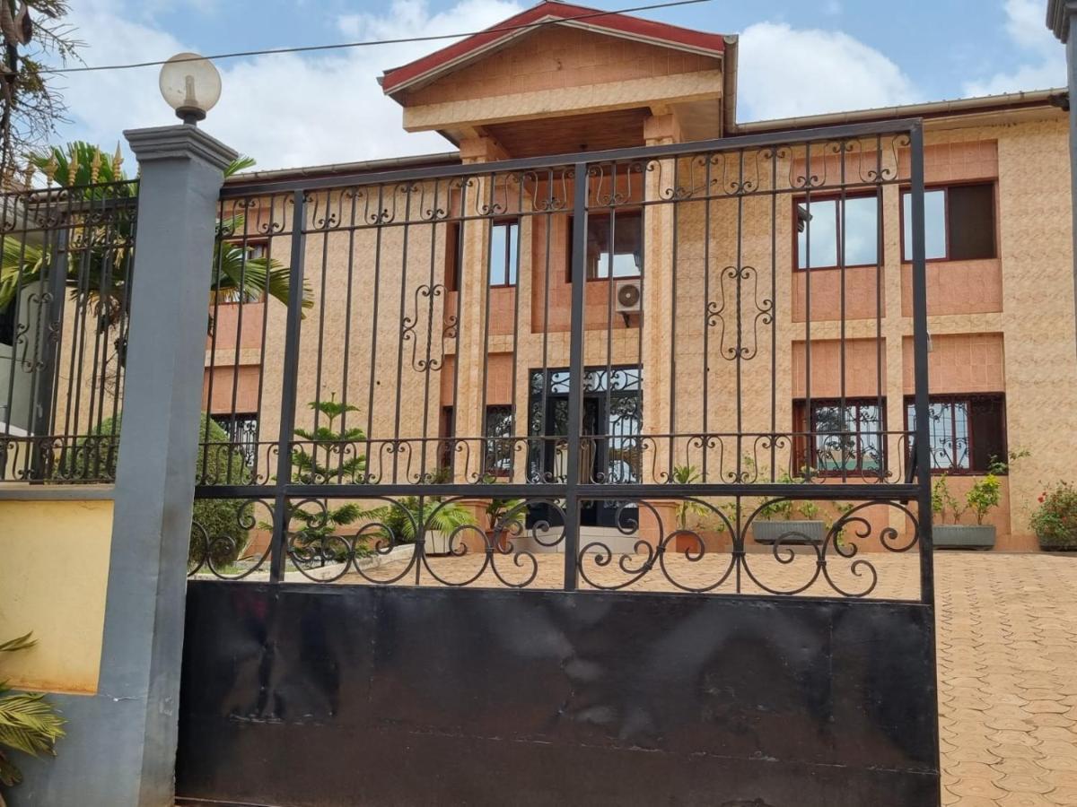 Appart Hotel Mireille Yaoundé Exterior foto