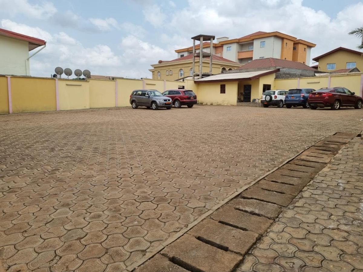 Appart Hotel Mireille Yaoundé Exterior foto