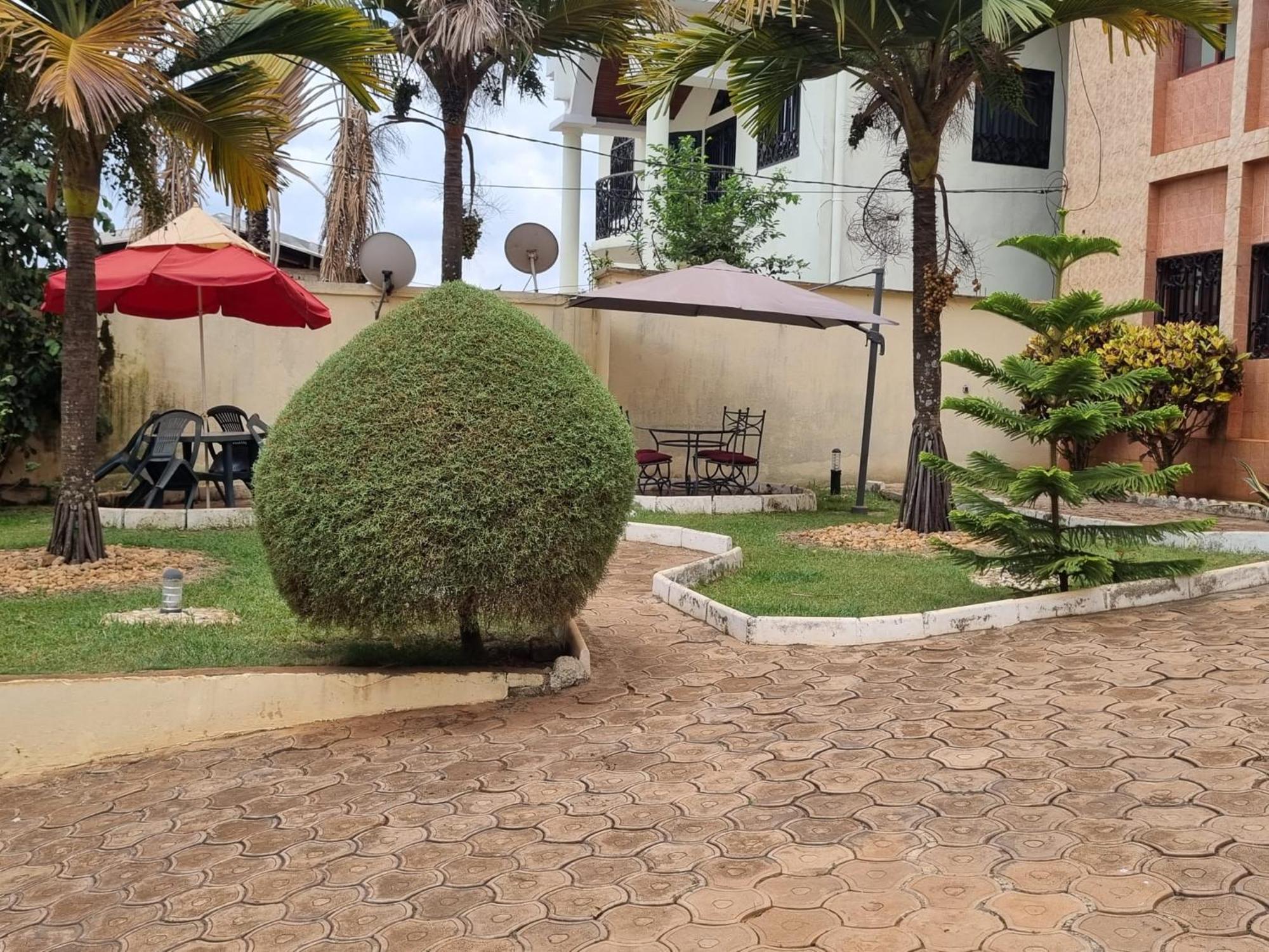 Appart Hotel Mireille Yaoundé Exterior foto