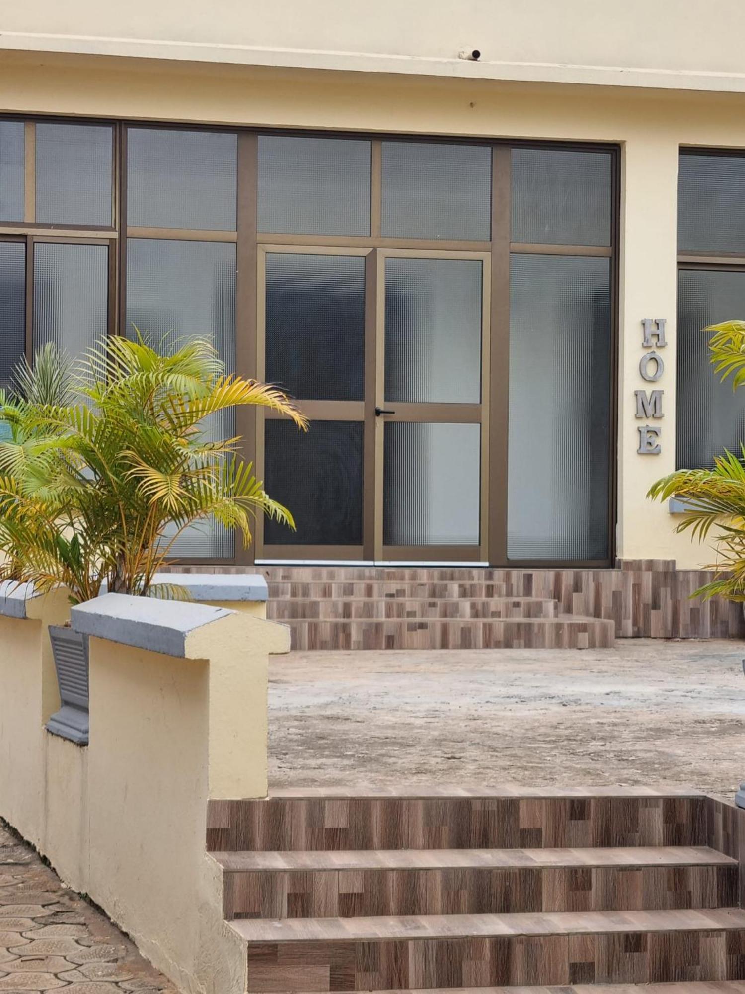 Appart Hotel Mireille Yaoundé Exterior foto