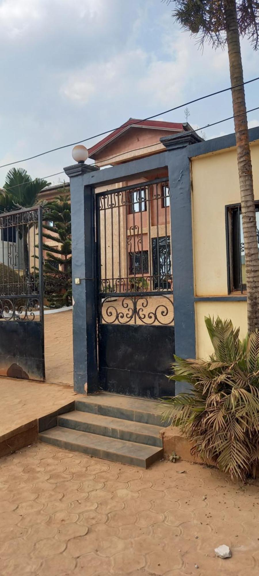 Appart Hotel Mireille Yaoundé Exterior foto